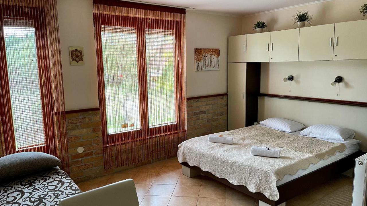 Gyula Var Panorama Apartman Екстер'єр фото