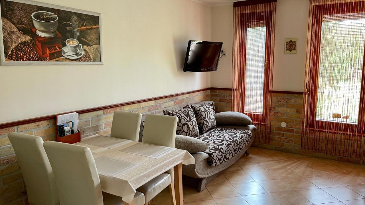 Gyula Var Panorama Apartman Екстер'єр фото