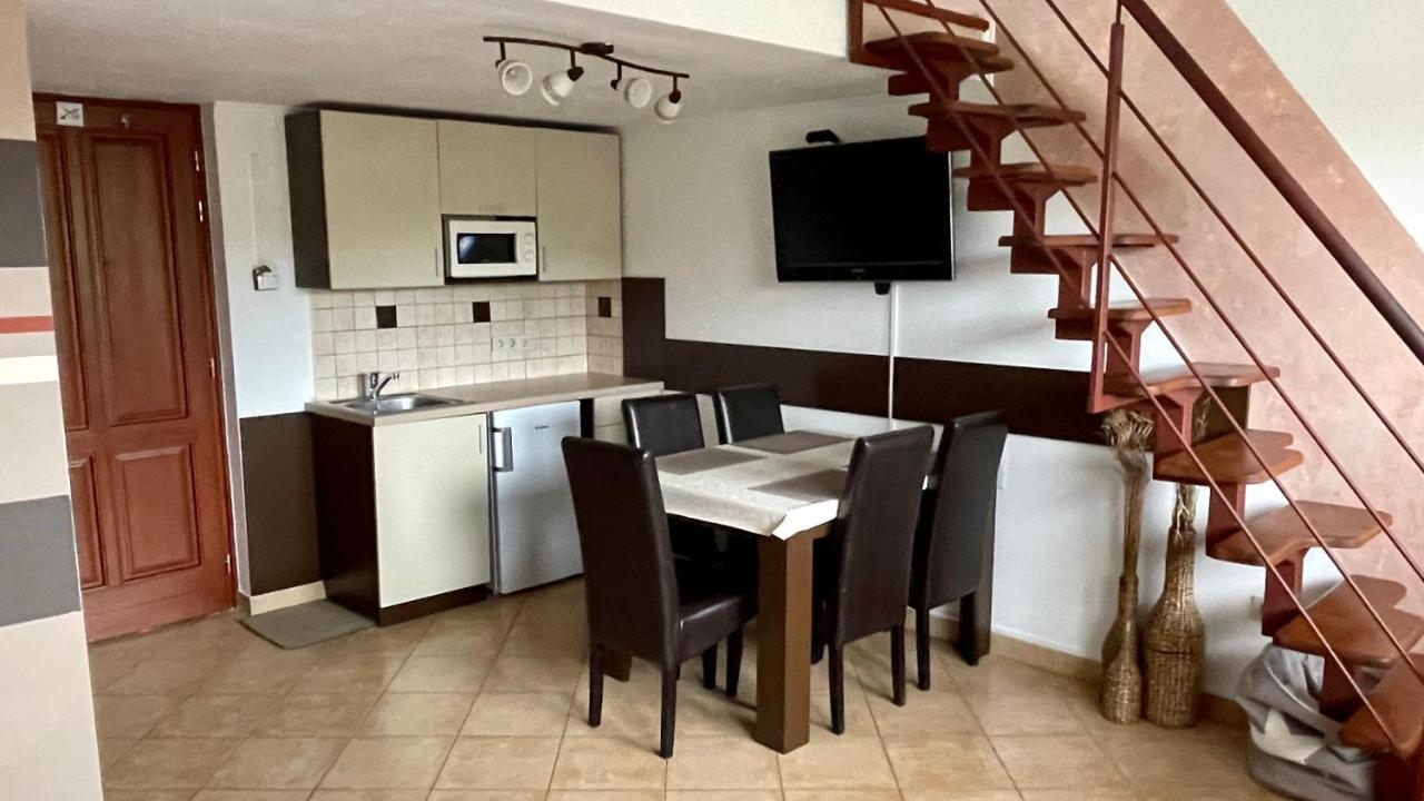 Gyula Var Panorama Apartman Екстер'єр фото