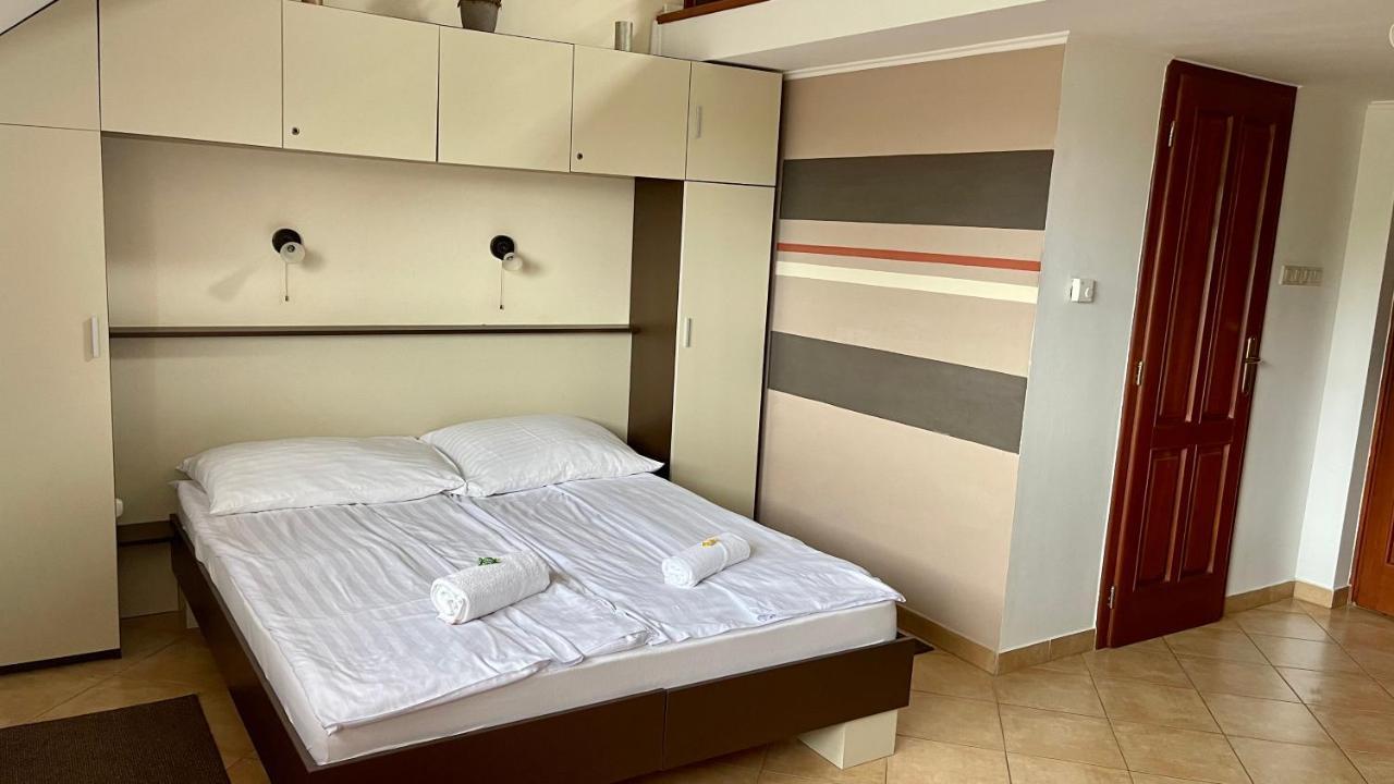 Gyula Var Panorama Apartman Екстер'єр фото