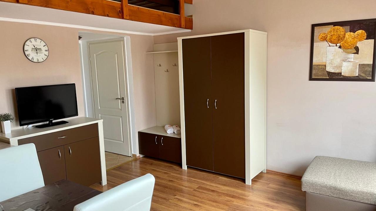Gyula Var Panorama Apartman Екстер'єр фото