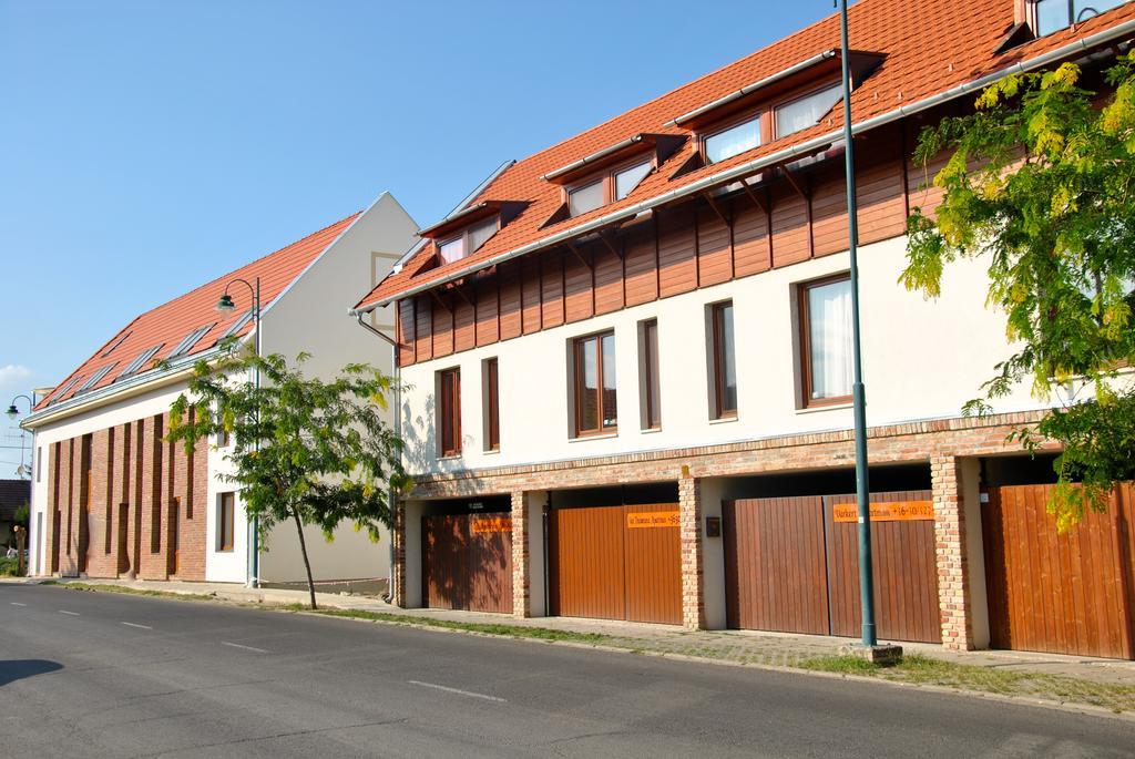 Gyula Var Panorama Apartman Екстер'єр фото